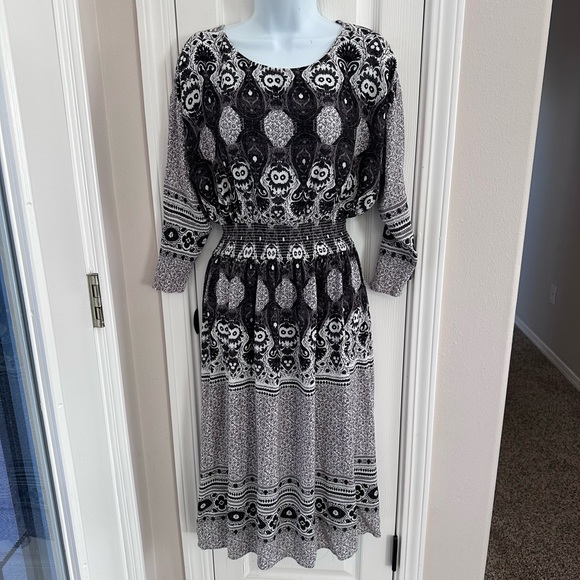 Free People Dresses & Skirts - Free People Black and White Patterned Midi Dress